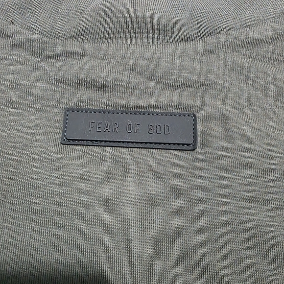 NWT FEAR OF GOD ESSENTIALS V-Neck T-shirt Ink Sz XL - Picture 7 of 13